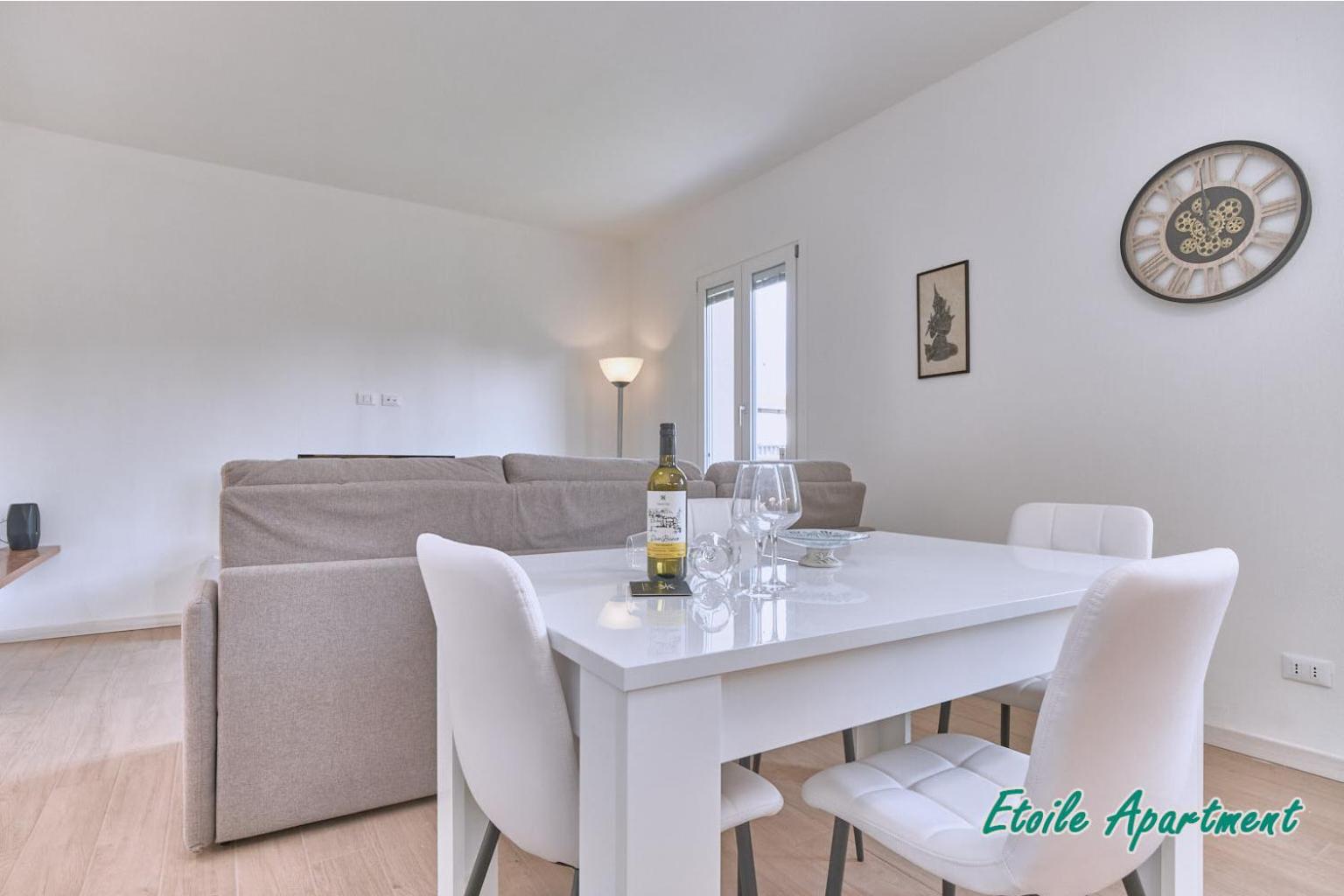 Casa Monique Apartments デセンツァーノ・デル・ガルダ エクステリア 写真