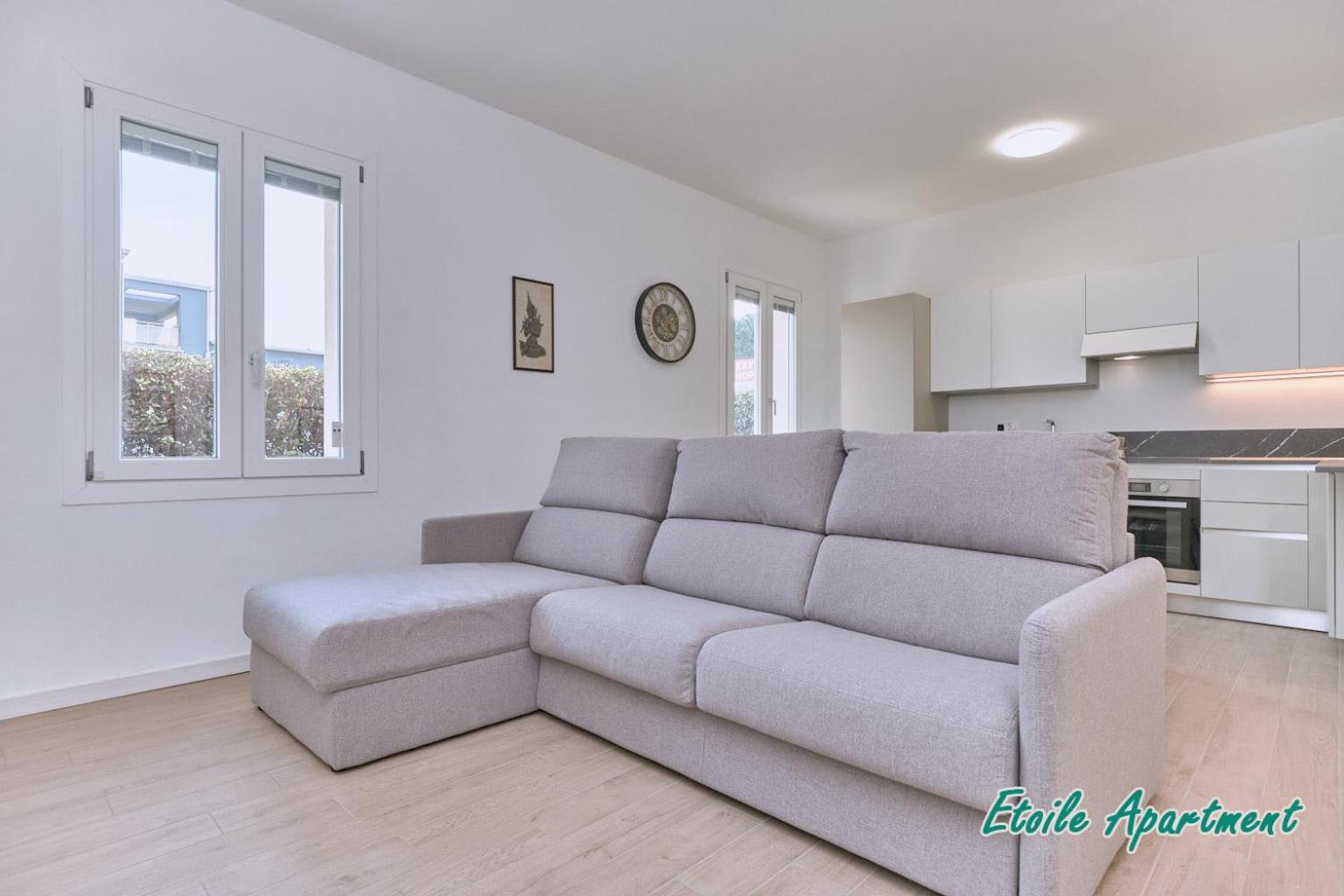 Casa Monique Apartments デセンツァーノ・デル・ガルダ エクステリア 写真