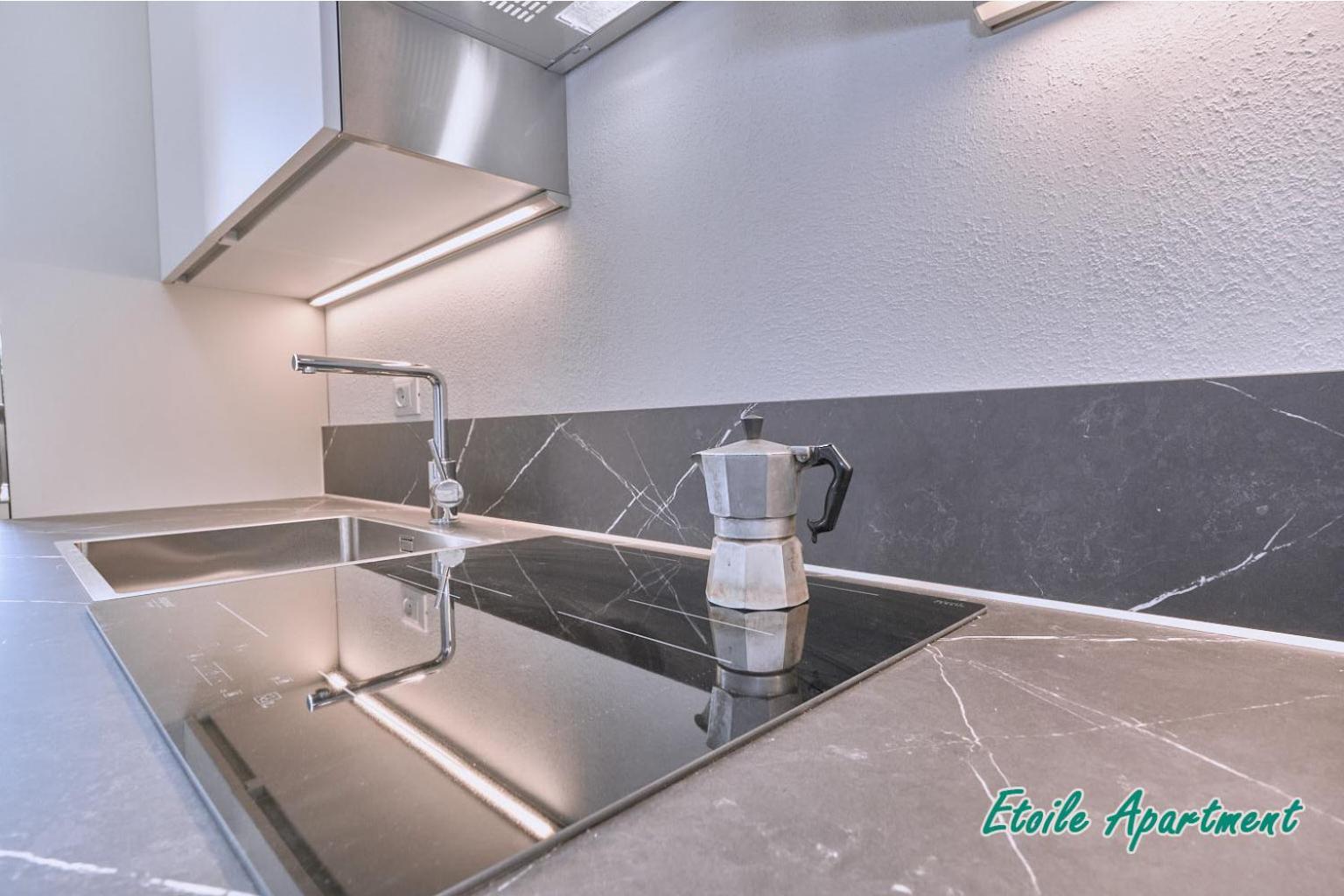 Casa Monique Apartments デセンツァーノ・デル・ガルダ エクステリア 写真