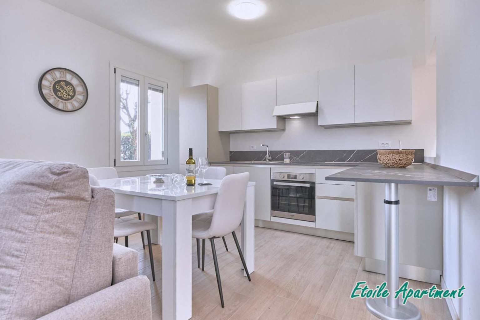 Casa Monique Apartments デセンツァーノ・デル・ガルダ エクステリア 写真